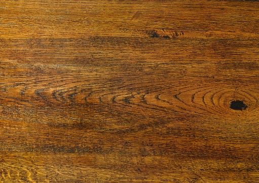 Veta de madera de roble con nudo, vista de cerca